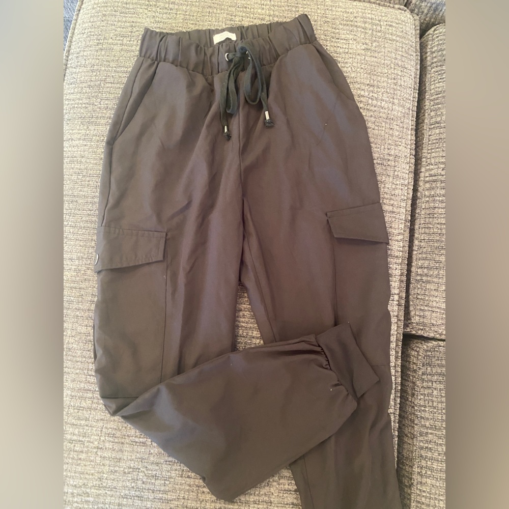 Black cargo pants. Size XS
